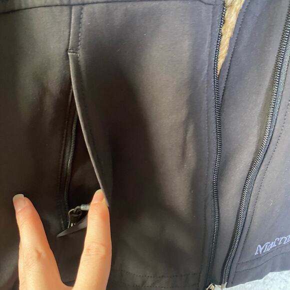 Marmot Softshell Vest Womens M Black Faux Fur Lined Hood Full Zip outerwear - Picture 5 of 9